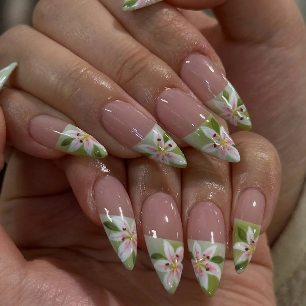 24pcs Spring Day Sweet False Nails Cute Pink Flower Star Pearl Designs Press On Nails Stripes French Style Almond Fake Nail