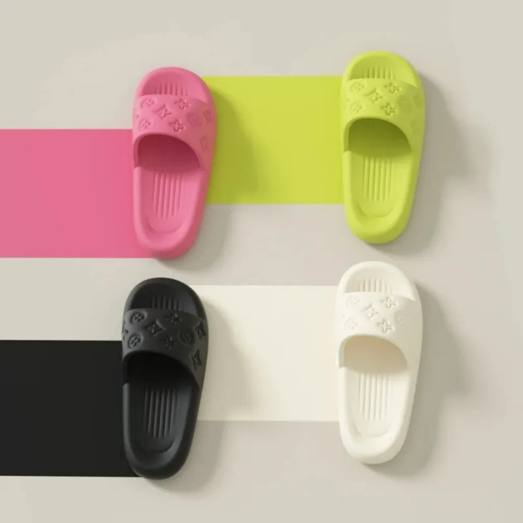 High end fashion cool slippers for women in summer, with a sense of stepping on poop, thick bottom bathroom EVA slippers
