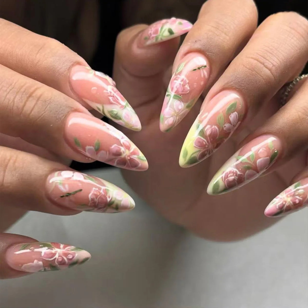 24pcs Spring Day Sweet False Nails Cute Pink Flower Star Pearl Designs Press On Nails Stripes French Style Almond Fake Nail
