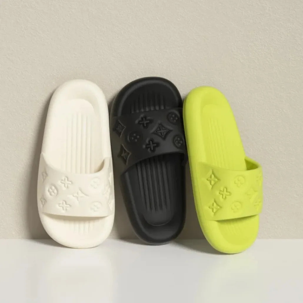 High end fashion cool slippers for women in summer, with a sense of stepping on poop, thick bottom bathroom EVA slippers