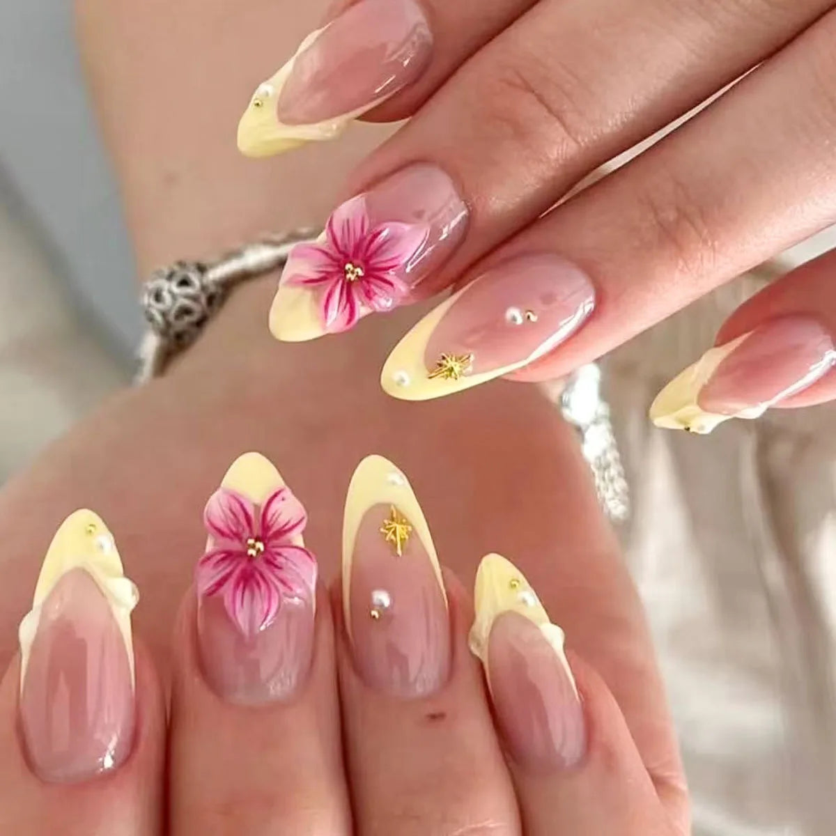 10 pieces of handcrafted yellow French pink floral press-on nails, elegant, romantic, minimalist, high-end, sexy and light luxur