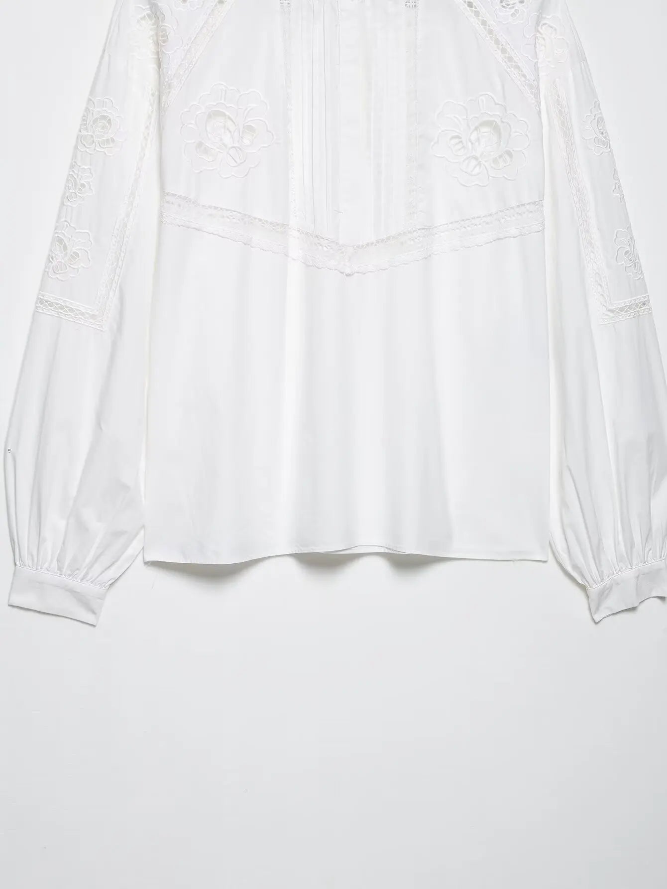 KONDALA Women Elegant Embroidered Set White Shorts Set O-Neck Loose Shirt Lace Shorts 2025 Summer Fashion High Street Shorts Set