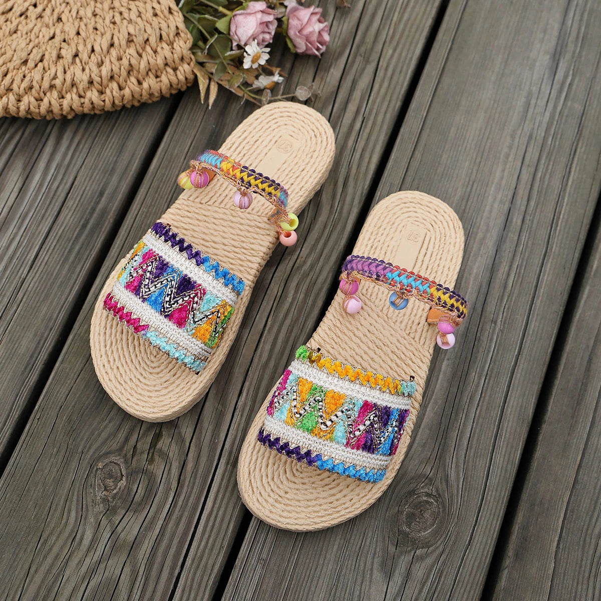 Women Slippers Outdoor Flat Designer Shoes Women Plus Size Bohemian Ethnic Sandals Fashion Tassel Beach Slippers Slides Women