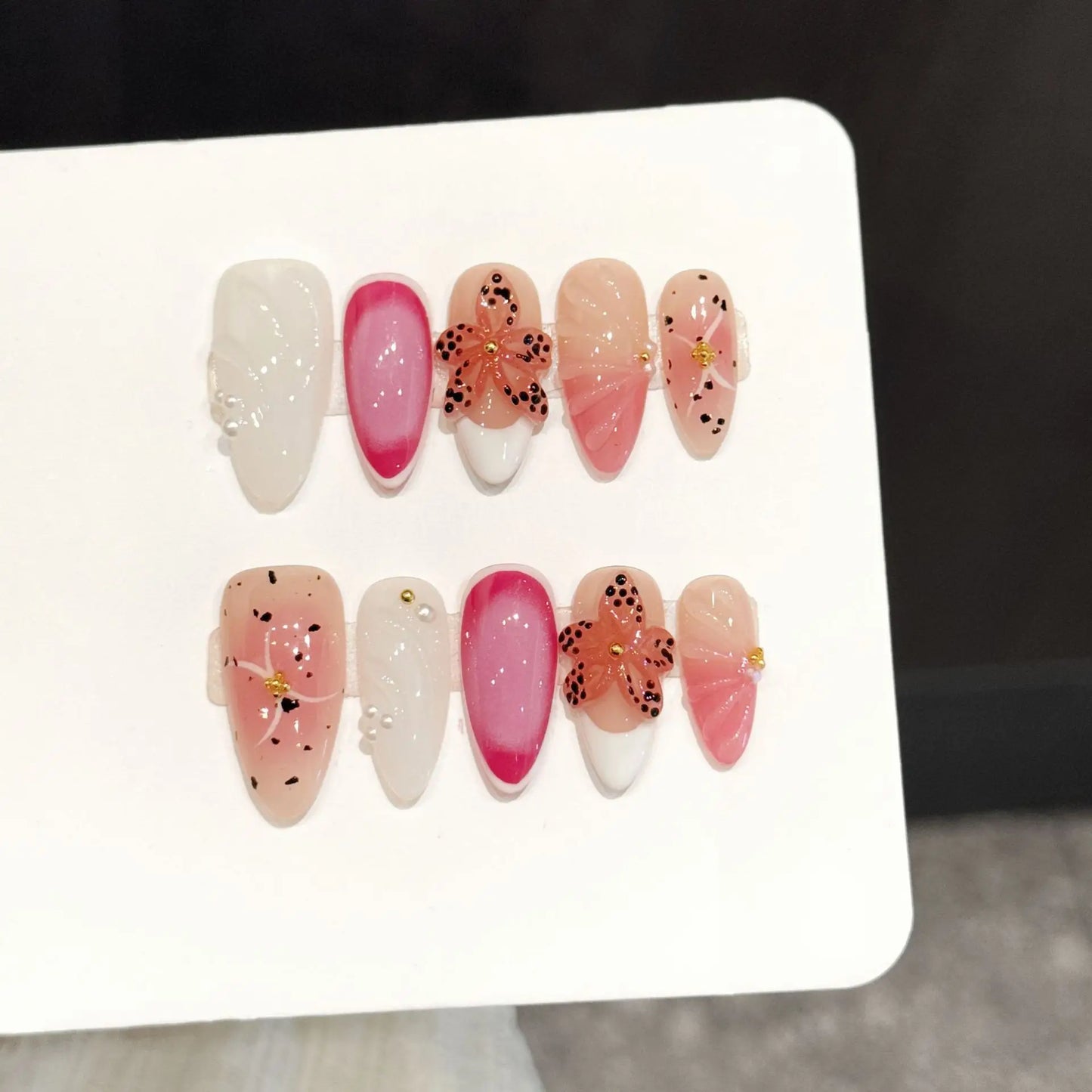 10PCS Almond Handmade Press On Nails,Fresh And Gentle,Suitable For Festivals Parties And Daily Wear.